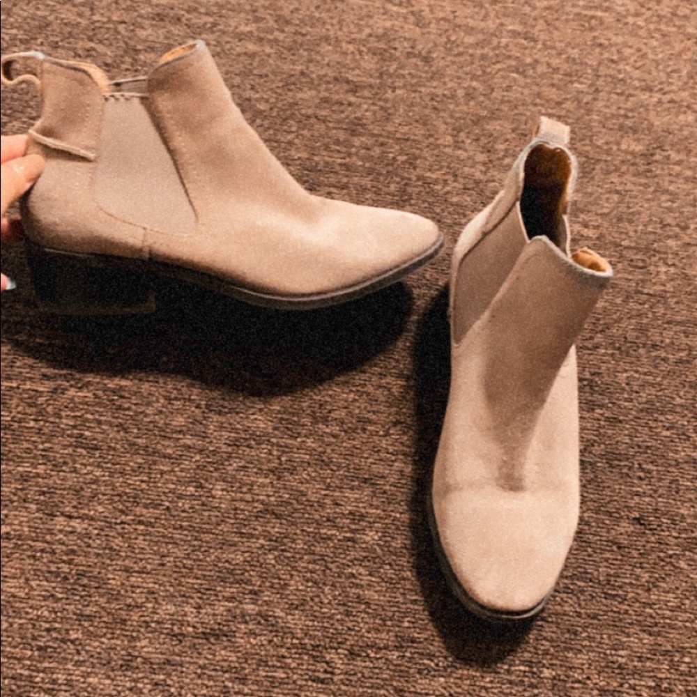 Steve Madden Chelsea boots